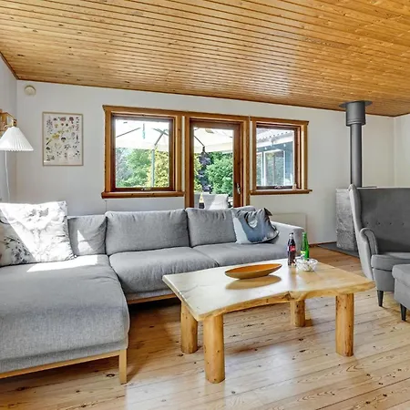 Three-bedroom In Дом отдыха Dronningmolle