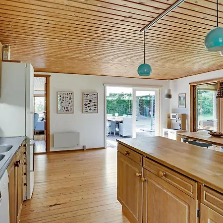 Three-bedroom In * Dronningmolle