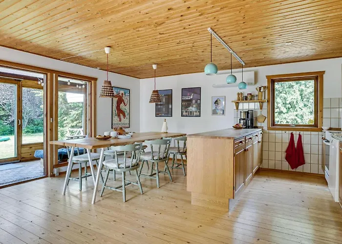 Three-bedroom In * Dronningmølle